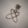 Srebrny wisiorek Atom