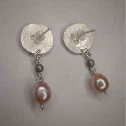 Srebrne kolczyki księżyc z różową perłą